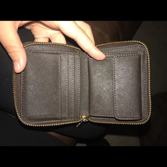 MK small Wallet - Picture 3 of 5
